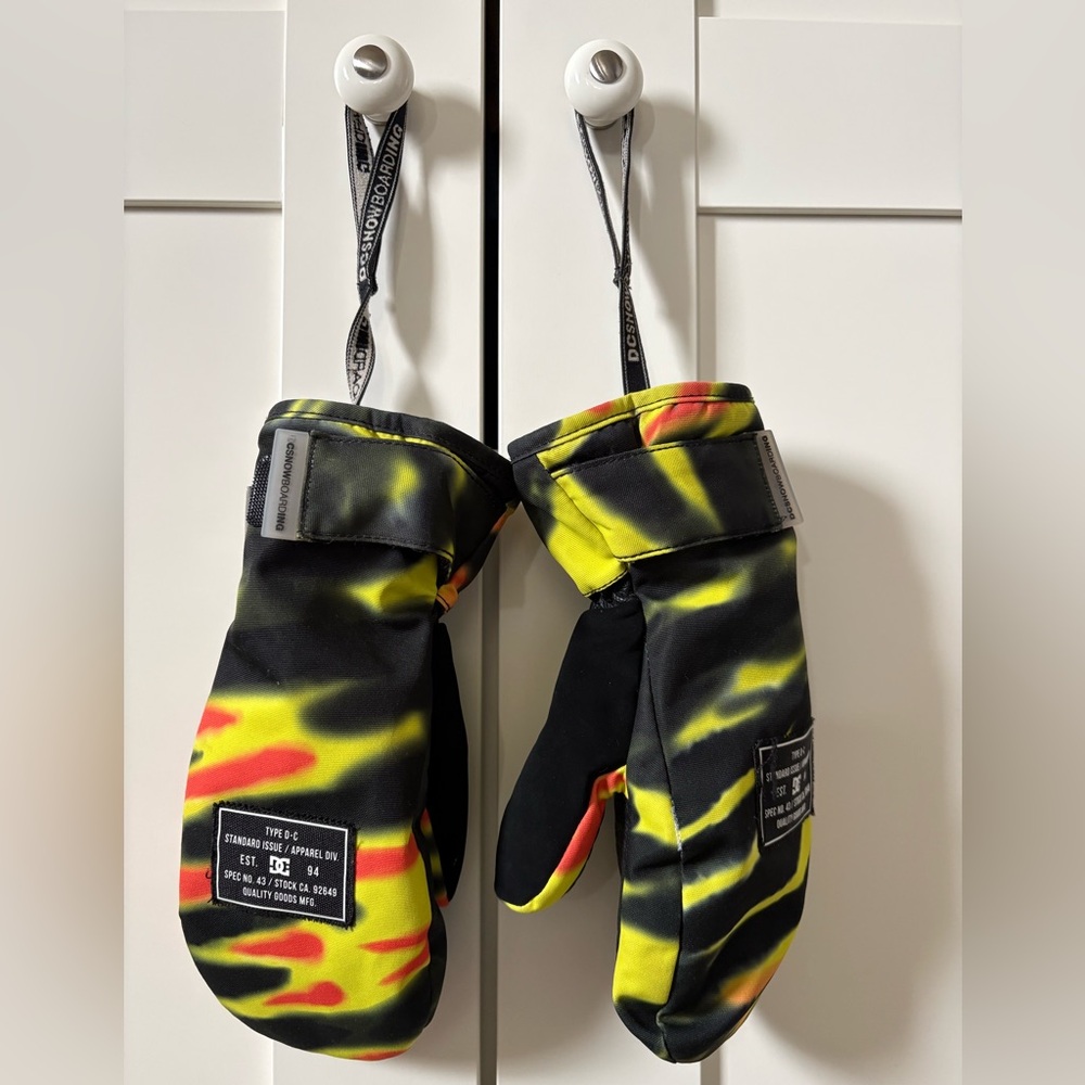 DC Kids Mittens in Black, Yellow & Red Tie-Dye